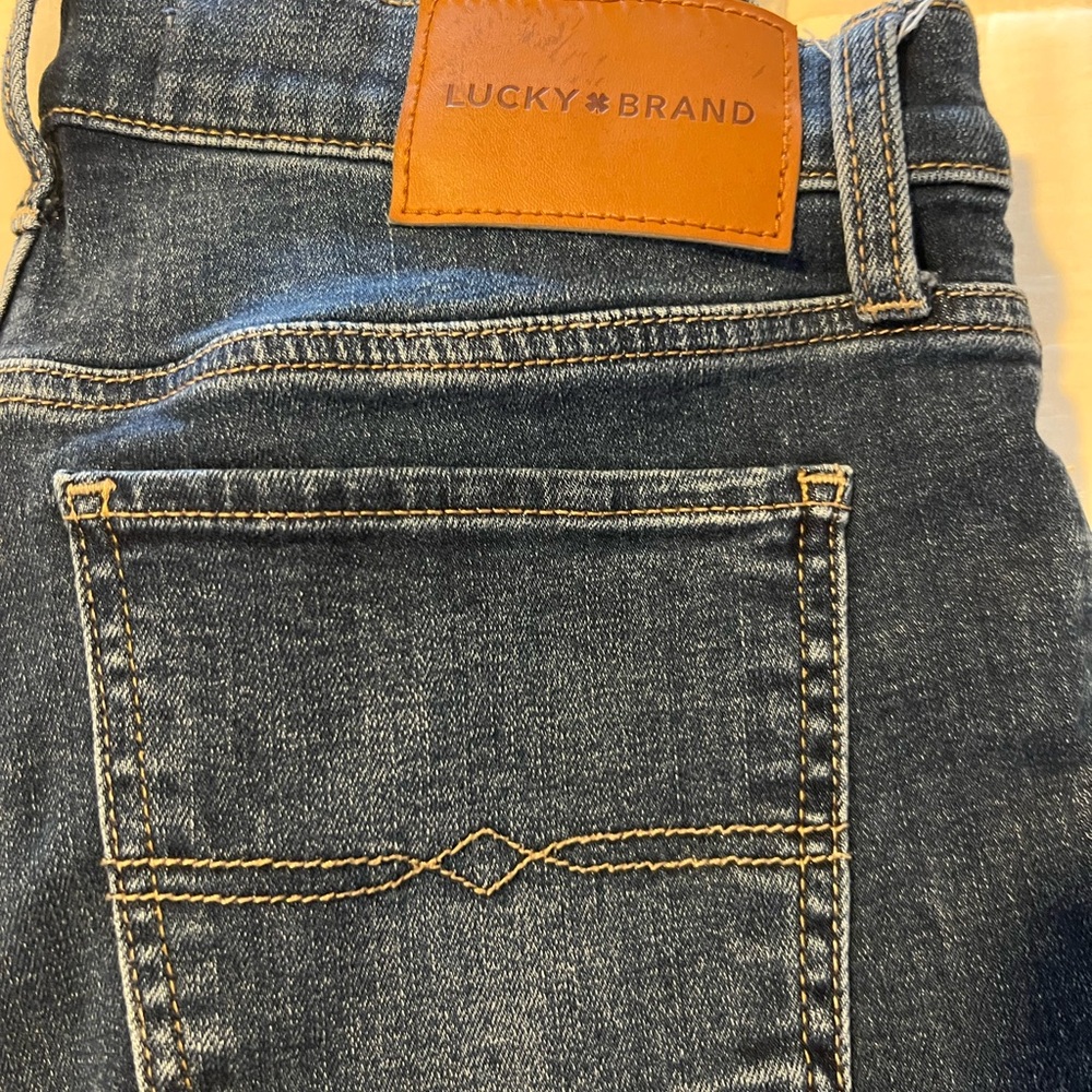Lucky Brand Men's Indigo Jeans with Tan Patch